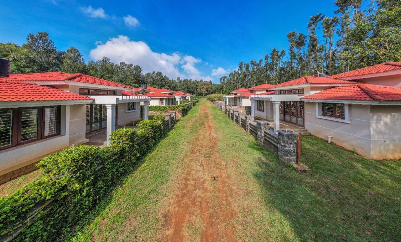 Goldenoaks Resort Yercaud Exterior photo